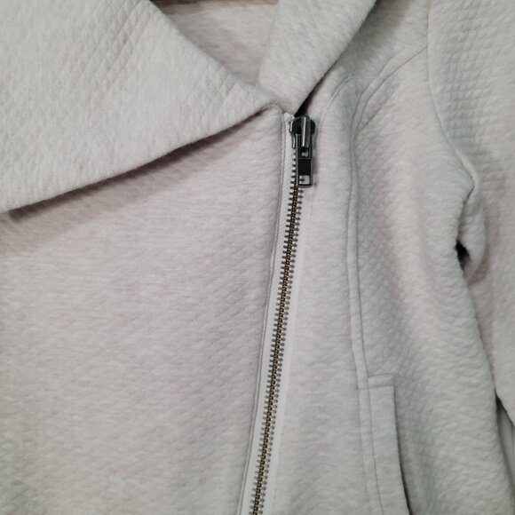 CAbi Ryder Quilted Shawl Vanilla Girl Moto Biker Jacket Asymmetrical Zip Beige - Picture 4 of 12